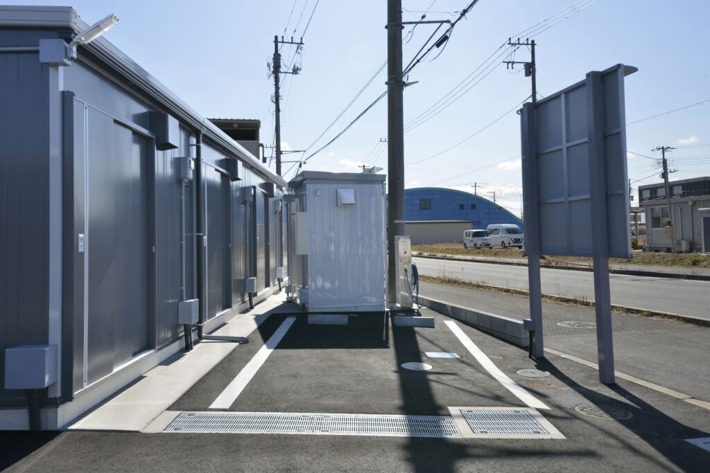 ガレージ敷地内に設置された洗車スペース
