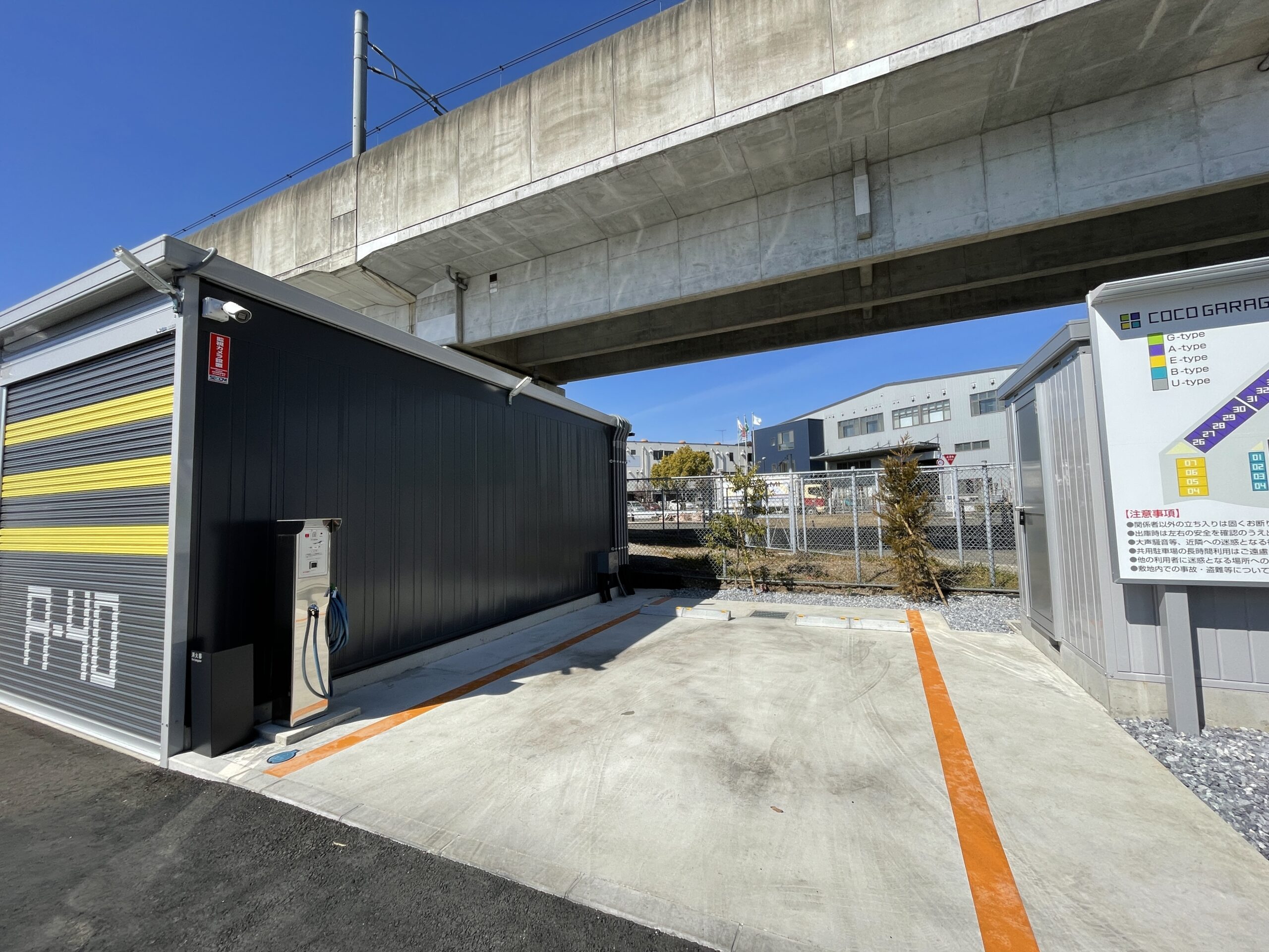 千葉県柏市の貸しガレージ【COCO GARAGE柏】