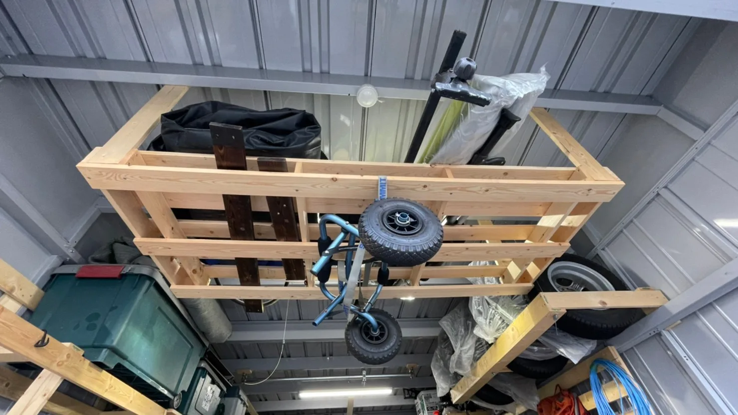 趣味用品・カー用品の保管場所に貸しガレージ｜大切な荷物を守る収納活用法